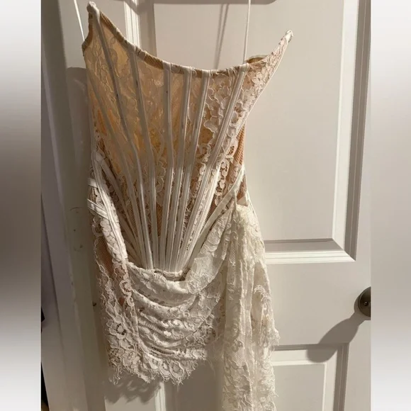 Heiress Beverly Hills WHITE LACE CORSET DRAPED MINI DRESS - Picture 4 of 5
